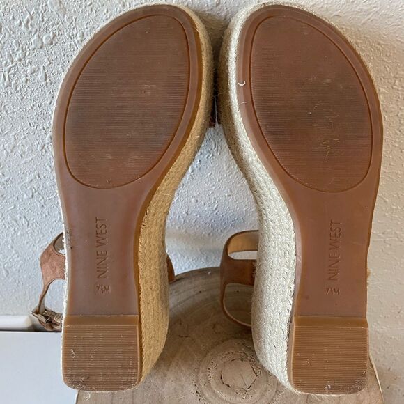 Nine West Platform Style Sandals Size 7.5 M EUC - Picture 6 of 6